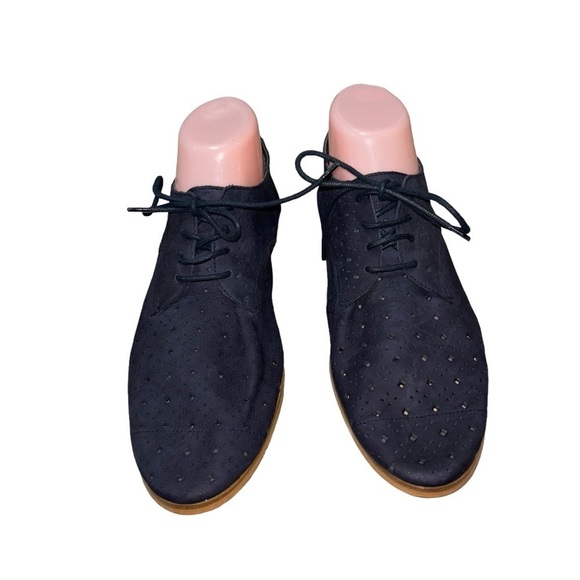 Zara Basic Women's Size 41 / US 10.5 Lace up Suede Loafers Lasercut Perforated - Picture 3 of 8